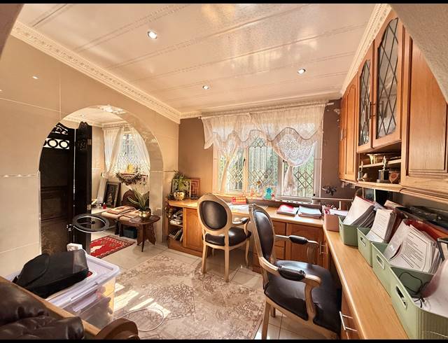4 BEDROOM FREESTANDING FOR SALE IN KHARWASTAN